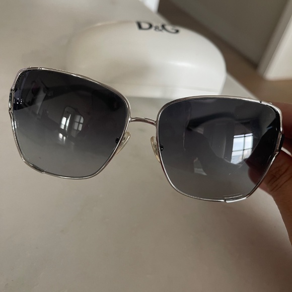 D&G: Sunglasses: 6058 - Picture 3 of 7